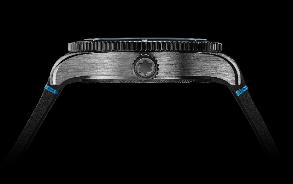 Más que un reloj una herramienta de exploración Watches World Una maquinaria que además de mostrarnos el horario también hace girar los globos terráqueos hemisferio norte y sur para visualizar la hora mundial en escala de 24 horas