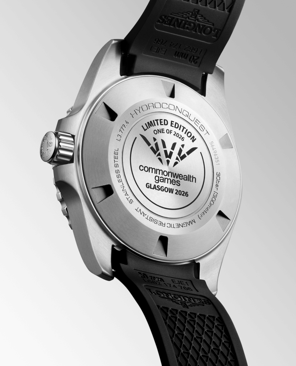 Longines HydroConquest Commonwealth Games 2026ATRÁS Watches World CFondo de la caja de un reloj de acero HydroConquest Commonwealth Glasgow 2026 inoxidable con los grabados LIMITED EDITION y COMMONWEALTH GAMES GLASGOW 2026 así como el logotipo y una correa negra