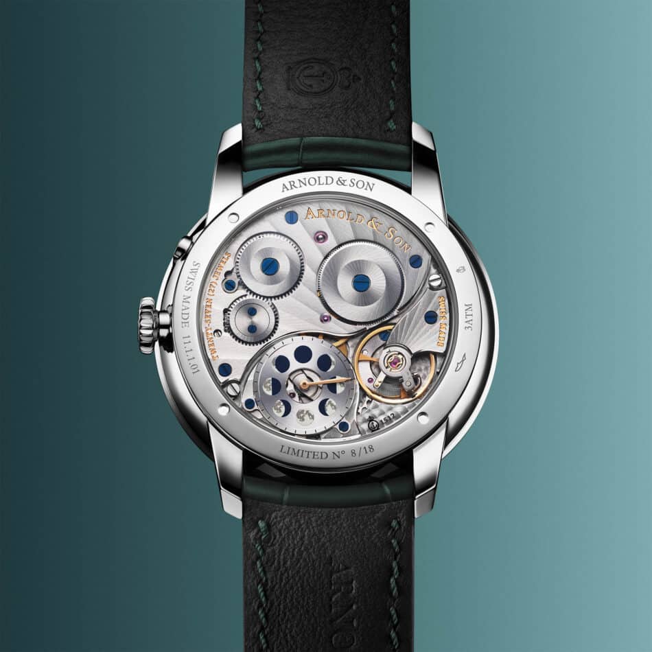 Arnold Son Perpetual Moon Colours of the Moon la Luna inspira una obra maestra de alta relojería Watches World Fondo de zafiro del Arnold Son Perpetual Moon mostrando el calibre AS1512 con acabados de alta relojería