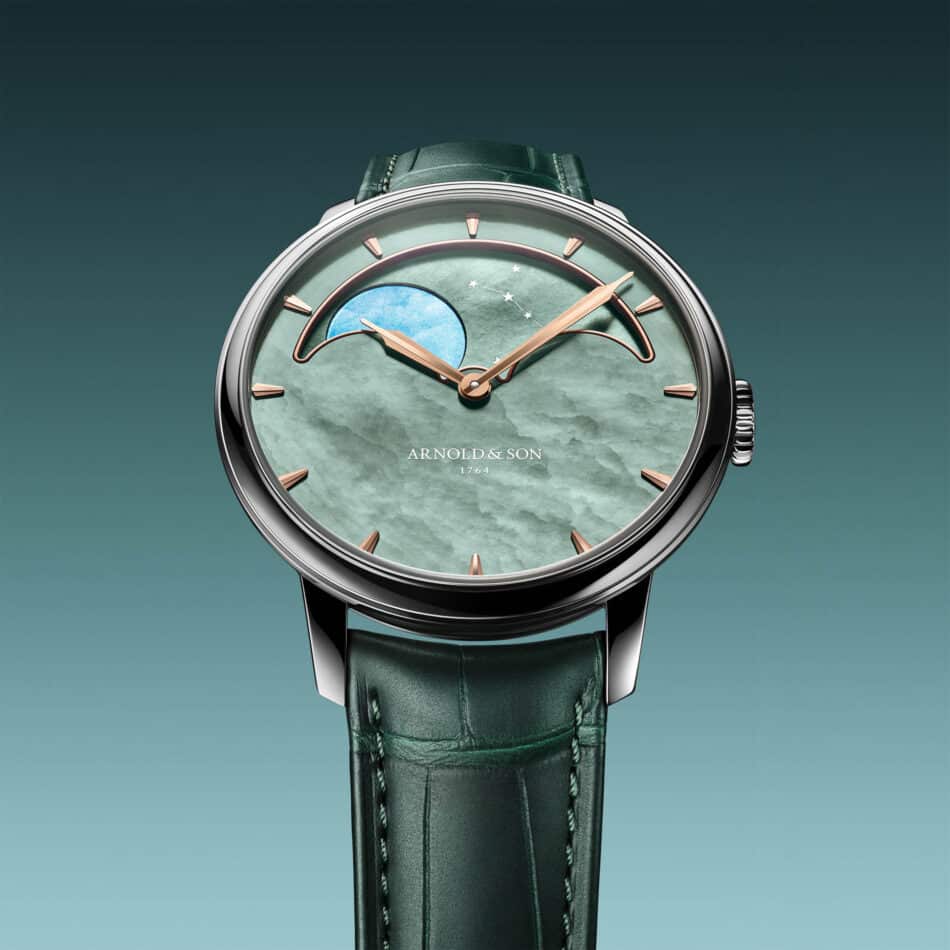 Arnold Son Perpetual Moon Colours of the Moon la Luna inspira una obra maestra de alta relojería Watches World Vista frontal del Perpetual Moon 415 Steel Colours of the Moon en acero inoxidable con carátula verde de nácar