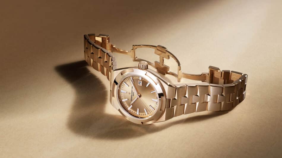 Overseas Automático 345 mm así son los nuevos relojes de Vacheron Constantin Watches World Vacheron Constantin Overseas Automático de 345 mm en oro rosa con carátula lacada color oro rosa y brazalete metálico