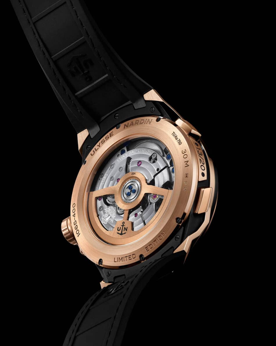 Ulysse Nardin Blast Moonstruck precisión astronómica en una edición limitada Watches World Rose gold watch case with transparent back revealing the mechanical movement and blue screws black strap limited edition